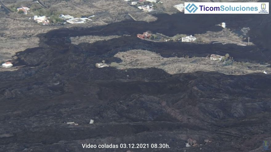 Las coladas del volcán  de La Palma miden más de 80 metros en el entorno del cono