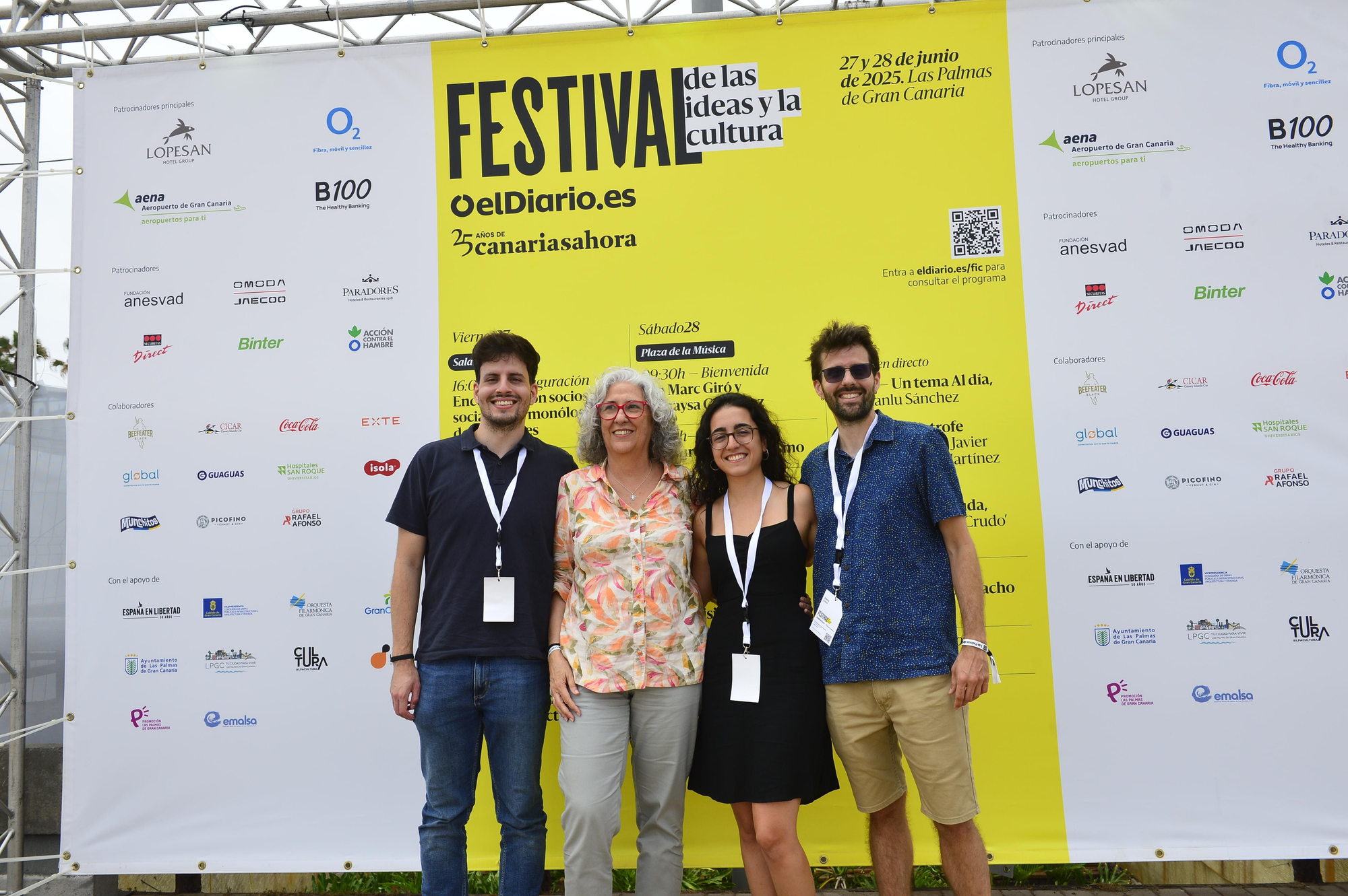 El periodista de Canarias Ahora Toni Ferrera, junto Carmen Ginés de la Nuez, doctora en Geografía y docente en la Universidad de Las Palmas de Gran Canaria; o Carla Izcara, investigadora sobre turismo en Alba Sud; y Jaime Jover, doctor en Geografía.