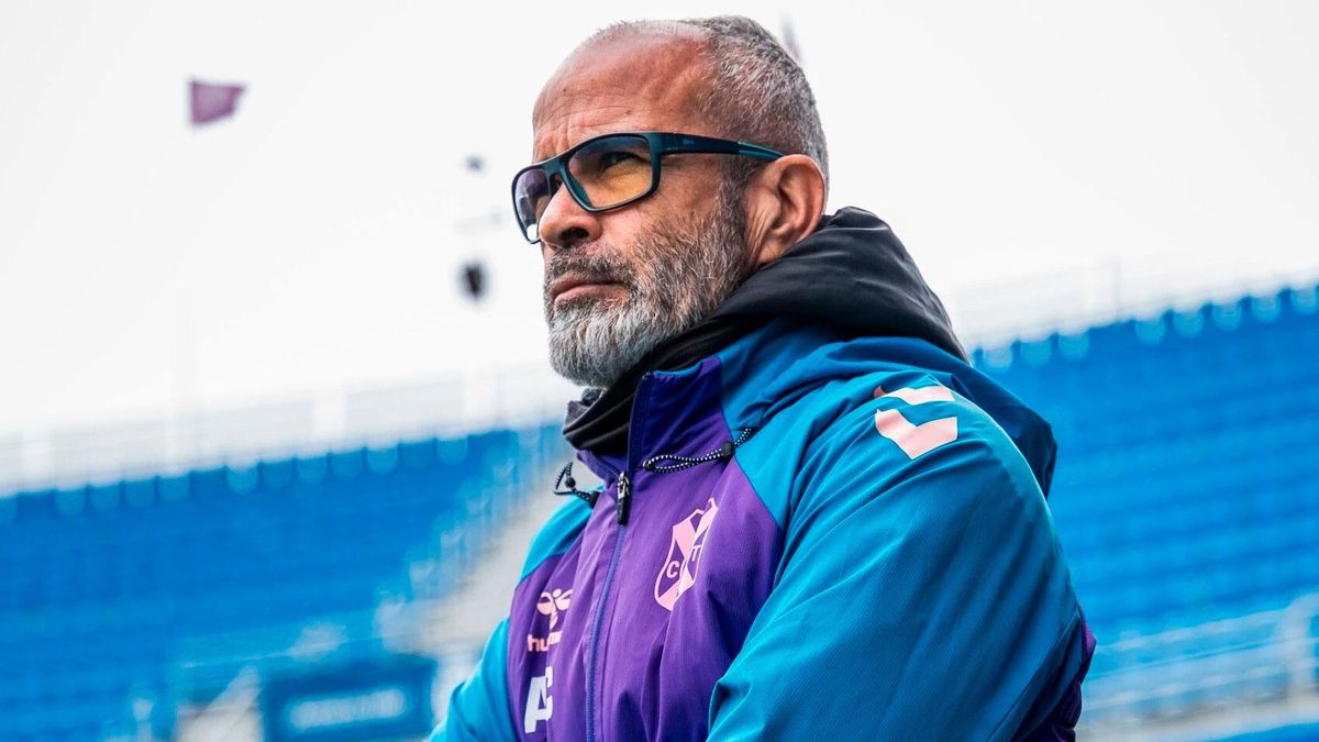 Cervera dice que la posible baja de Aitor Sanz trastoca todo