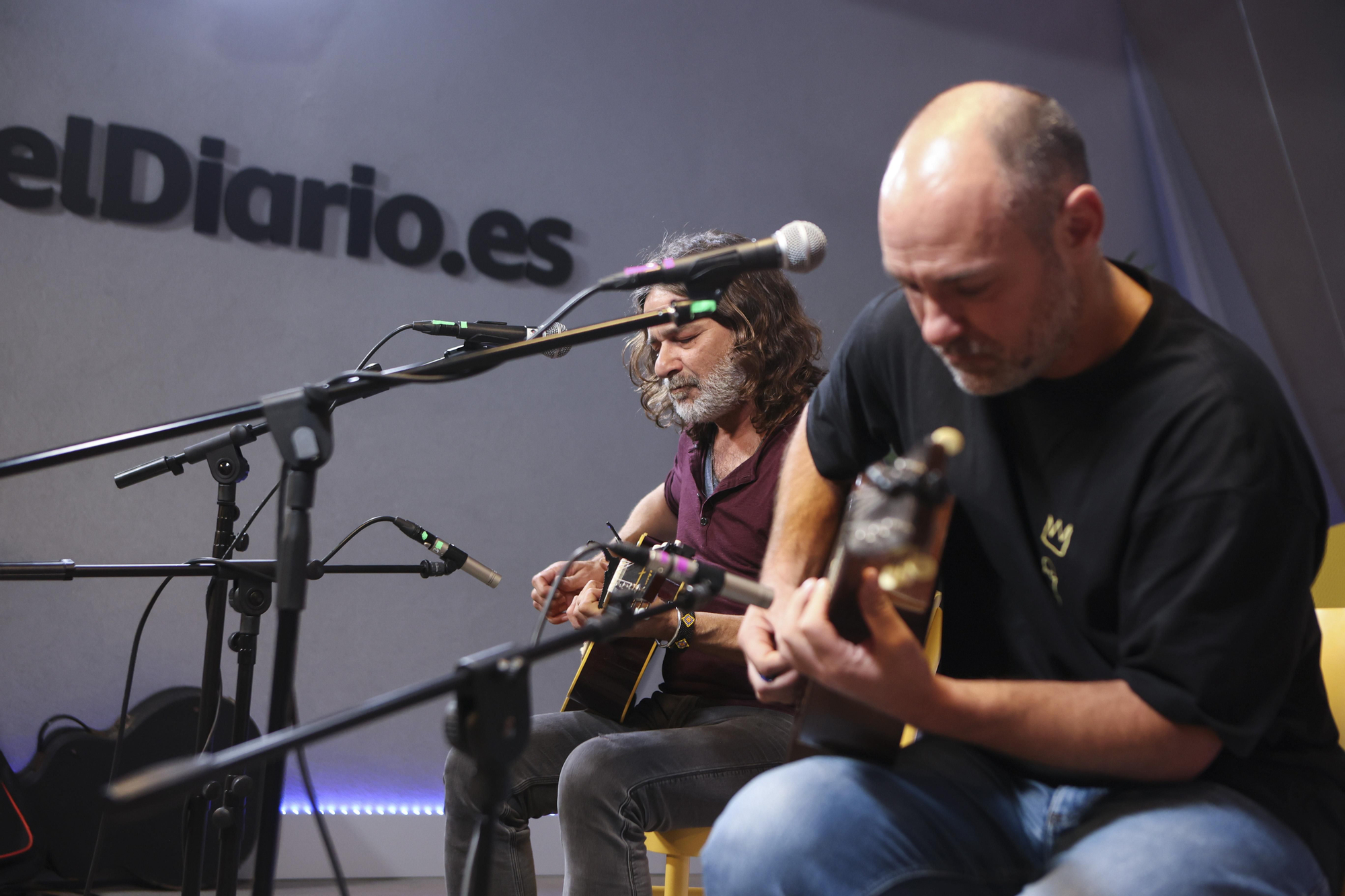 Quique González en la redacción de elDiario.es