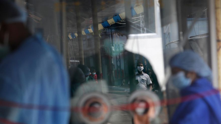 El mundo registra un nuevo récord de casos diarios de Covid-19: 3,8 millones