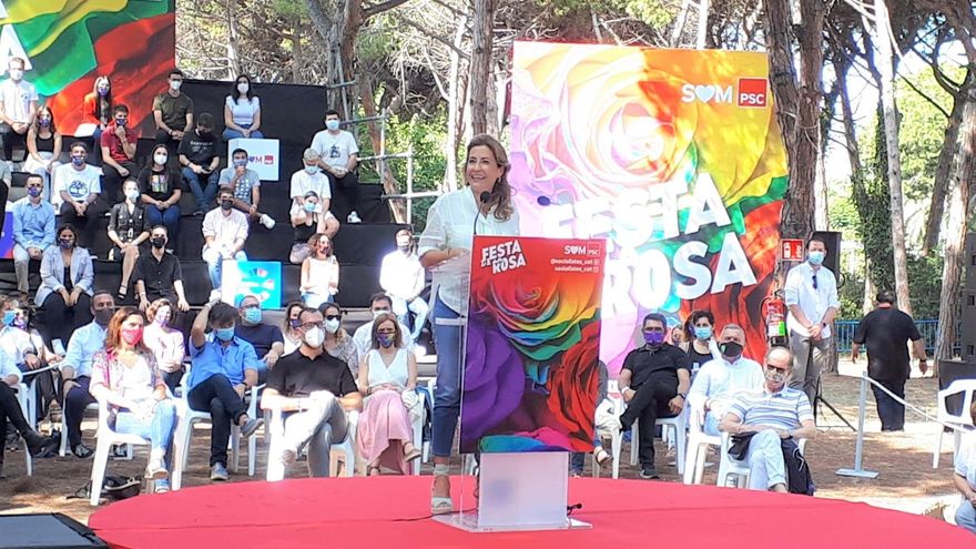 La ministra de Transportes, Movilidad y Agenda Urbana, Raquel Sánchez, en la Festa de la Rosa de Gavà (Barcelona).