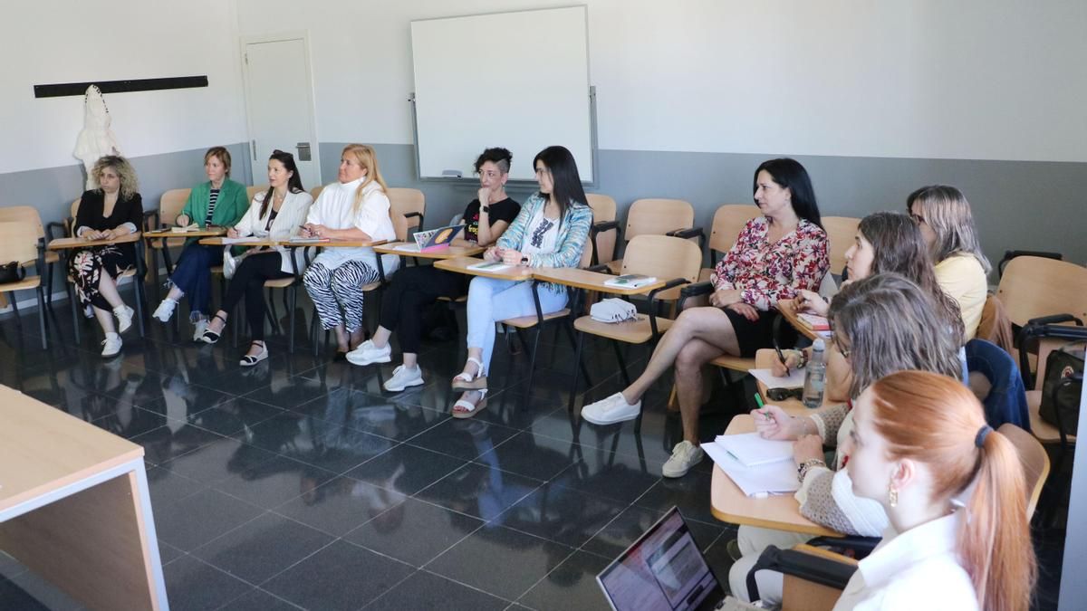 Formación a educadoras de Infantil en la Universidad de León.