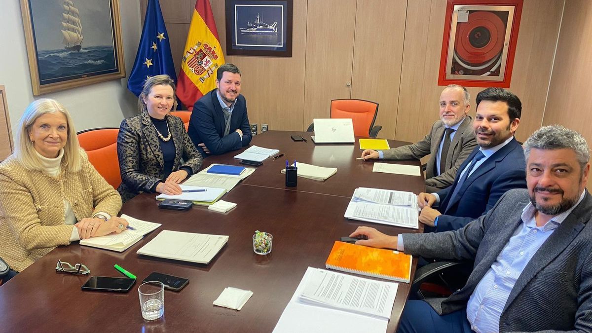 Reunión entre responsables del Ministerio de Pesca y del Gobierno canario