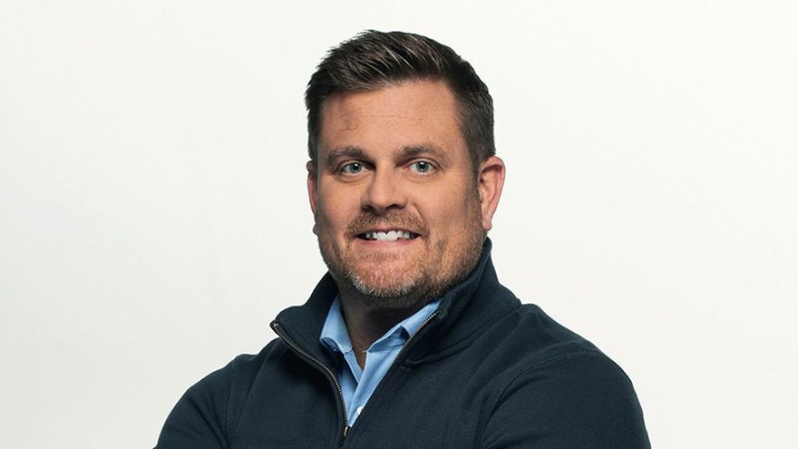 Muere en un tiroteo en Manhattan el director ejecutivo de UnitedHealthcare, la mayor aseguradora privada de Estados Unidos