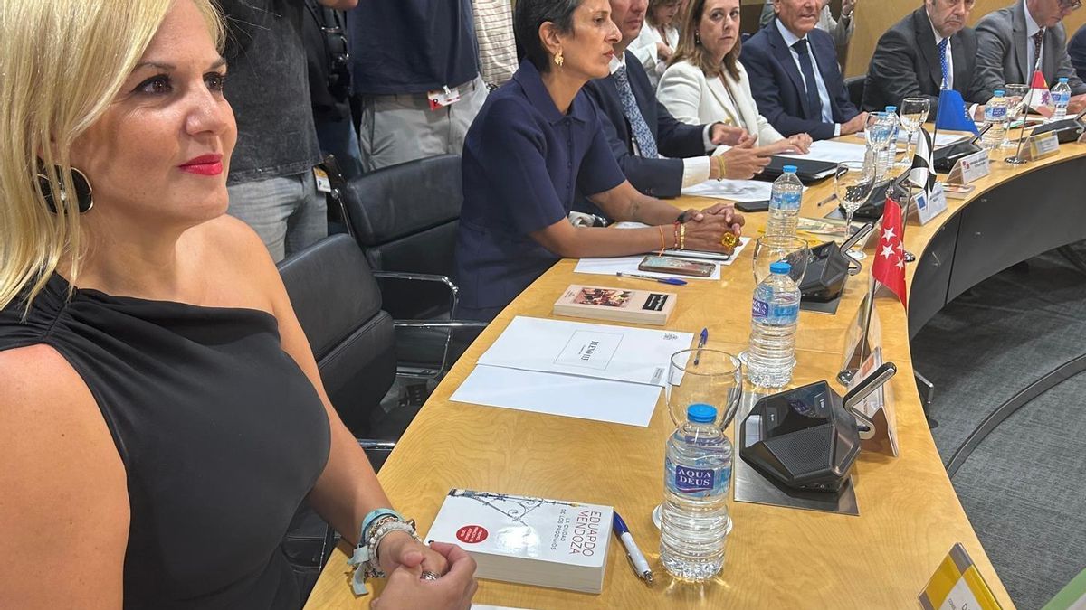 Una novela sobre Barcelona en la mesa de Extremadura: el curioso detalle de Hacienda en pleno choque por la financiación