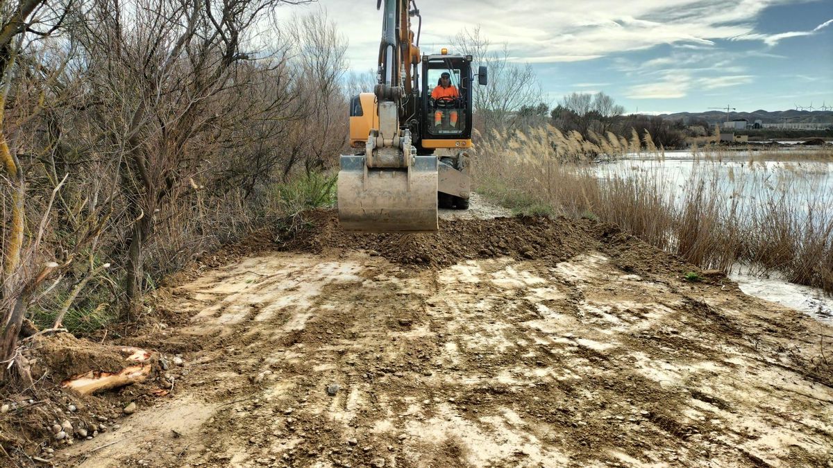 La CHE ha adecuado una salida al agua si la mota se rompe