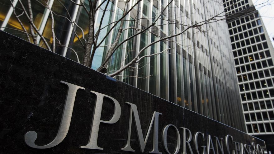 J.P. Morgan advirtió por la fuerte caída de la actividad y recortó su proyección de crecimiento para Argentina