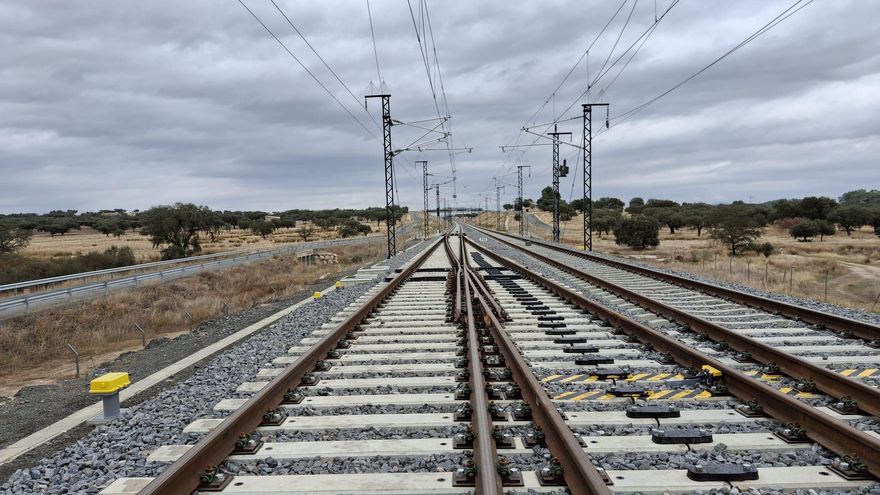 Adif abre la primera fase del baipás ferroviario de Mérida, y corta un antiguo tramo que no volverá al servicio