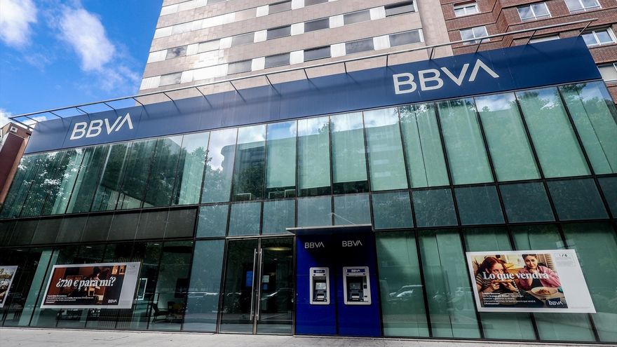 El BBVA mantiene la OPA sobre Banco Sabadell pese a las condiciones del Gobierno