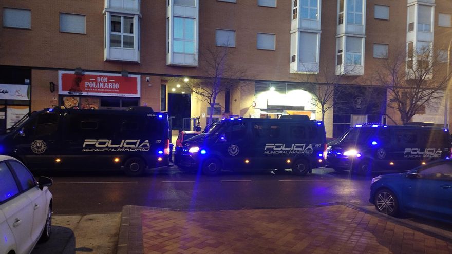 El movimiento por la vivienda logra suspender el desahucio de un vecino de Vallecas