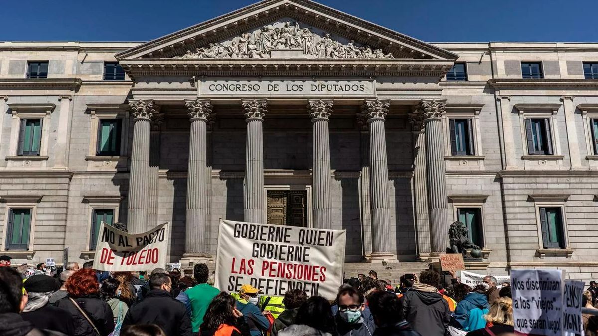 30 años del consenso sobre las pensiones públicas y de reparto en España: "Se discuten las reformas, pero no el sistema"