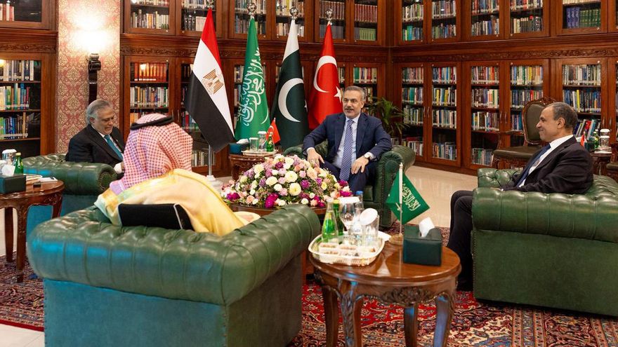 Reunión de los ministros de Exteriores de Pakistán, Turquía, Arabia Saudí y Egipto en Islamabad, el 29 de marzo de 2026.