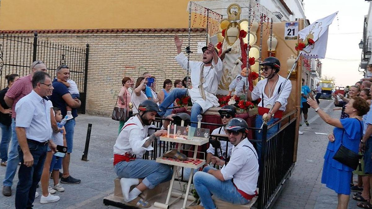 "Velocidad, soy rápido": los autos locos llegan a Monturque en la primera carrera de coches artesanales