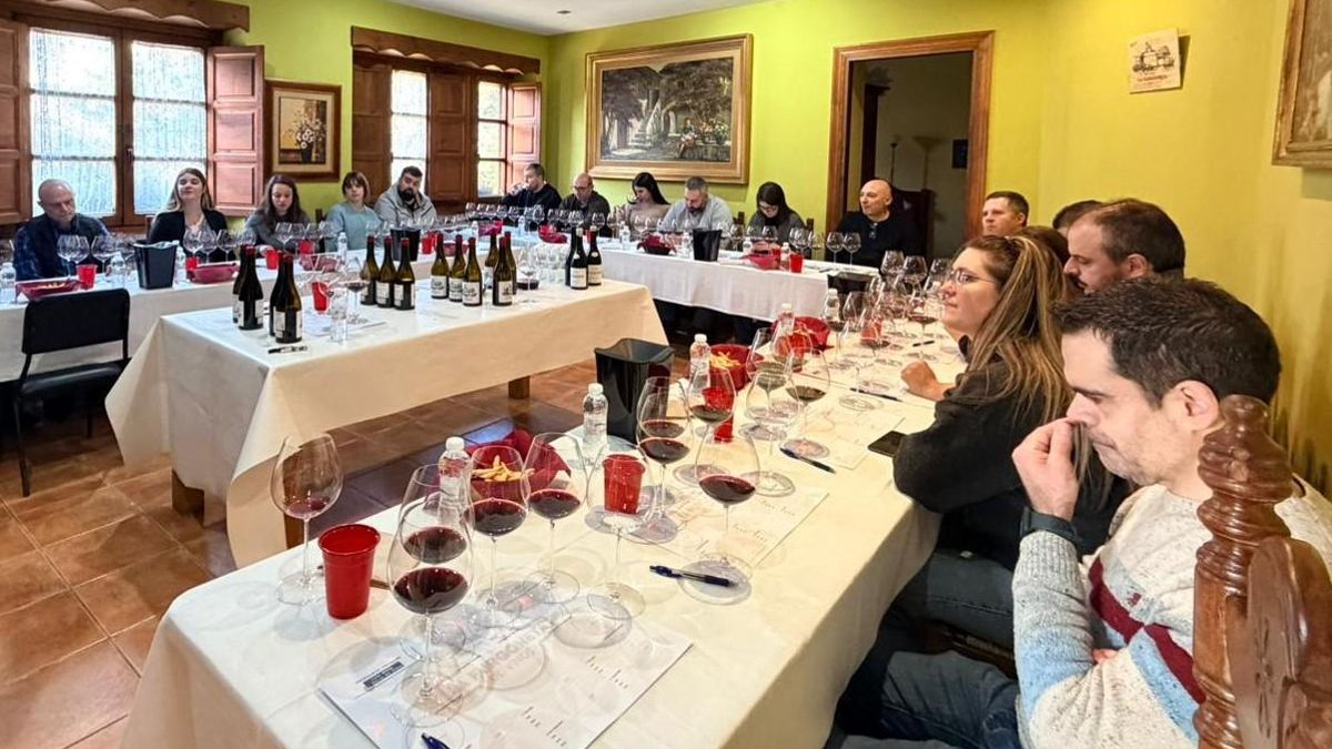 Jornada con sumilleres y responsables de restaurantes para dar a conocer La Furgoneta.