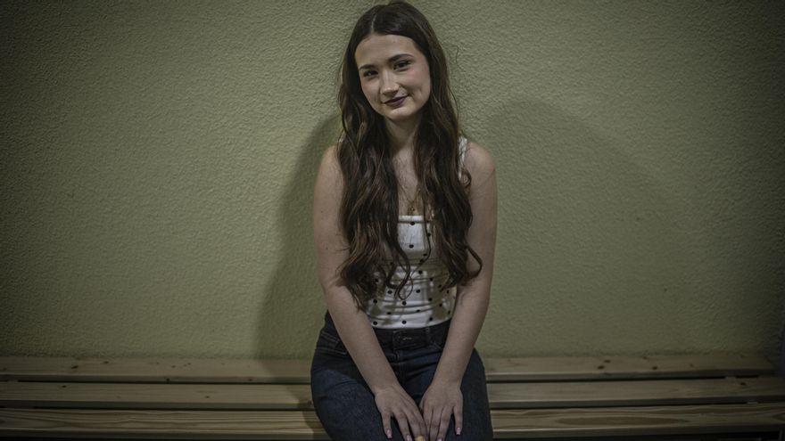 Masha vivió un tiempo bajo la ocupación rusa pero no lo recuerda porque tenía nueve años. Ahora quiere disfrutar de su adolescencia con más "libertad" pero los bombardeos de drones rusos no se lo permiten