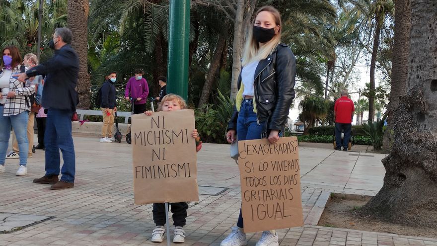 Dos asistentes a la concentración