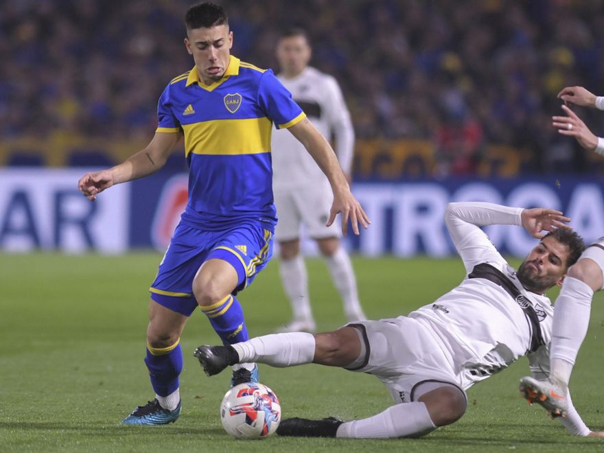 Boca recibió a Platense en la Bombonera