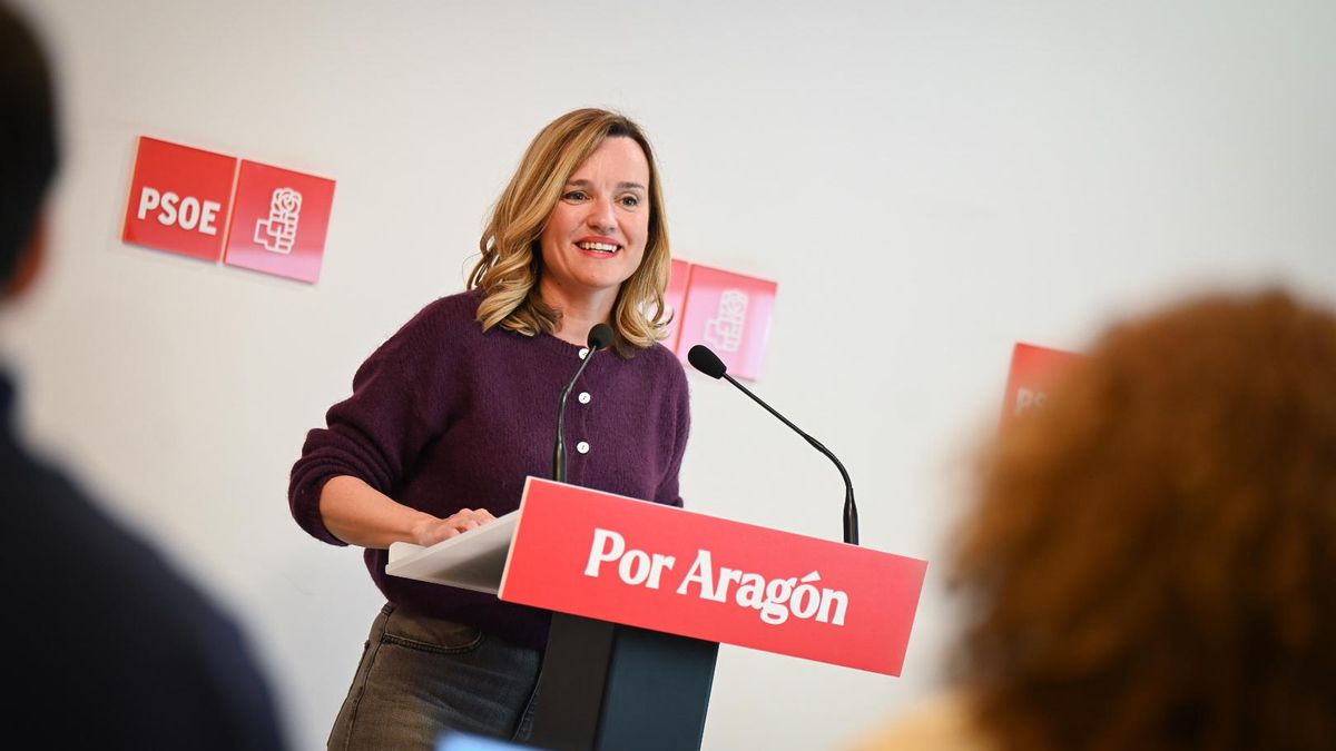 Pilar Alegría, en la rueda de prensa durante la Ejecutiva socialista este lunes en Zaragoza.