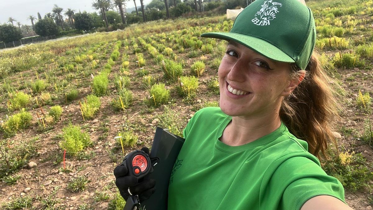La autora, en uno de los campos experimentales del IAS-CSIC.
