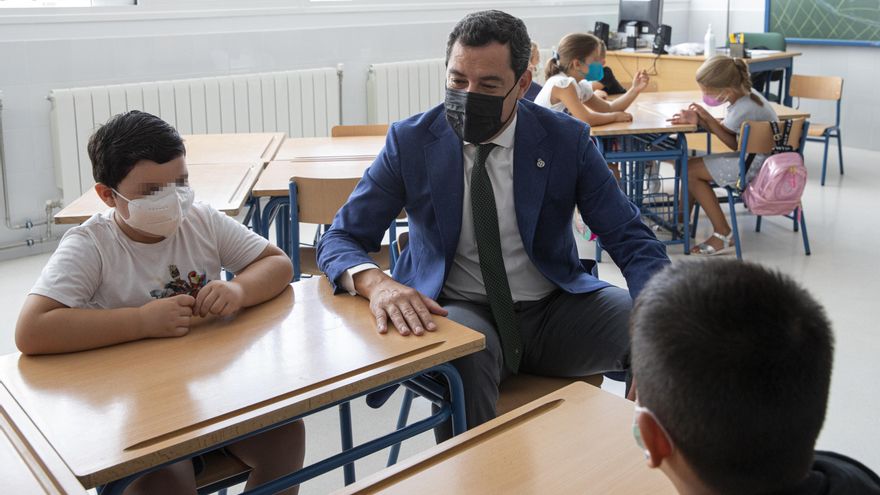 Subvenciones para alumnos pobres, rebajas fiscales para ricos: así se ensancha la brecha escolar en Andalucía