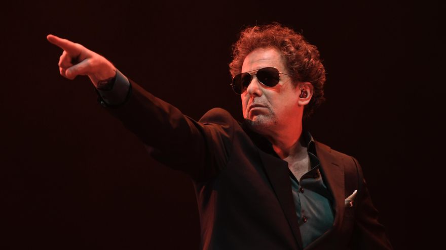 El músico y cantante argentino Andrés Calamaro durante uno de sus últimos conciertos.