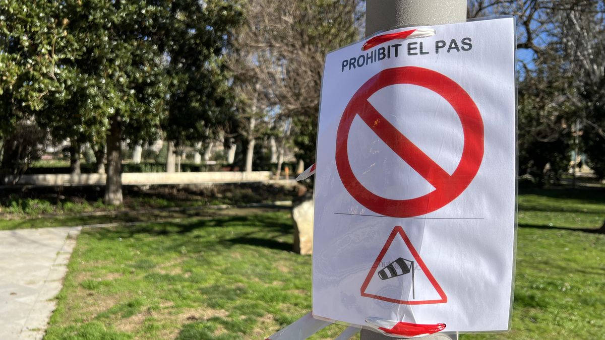 Protección Civil alerta del fuerte viento en el Norte y Sur de Catalunya y pide evitar desplazamientos en los Pirineos