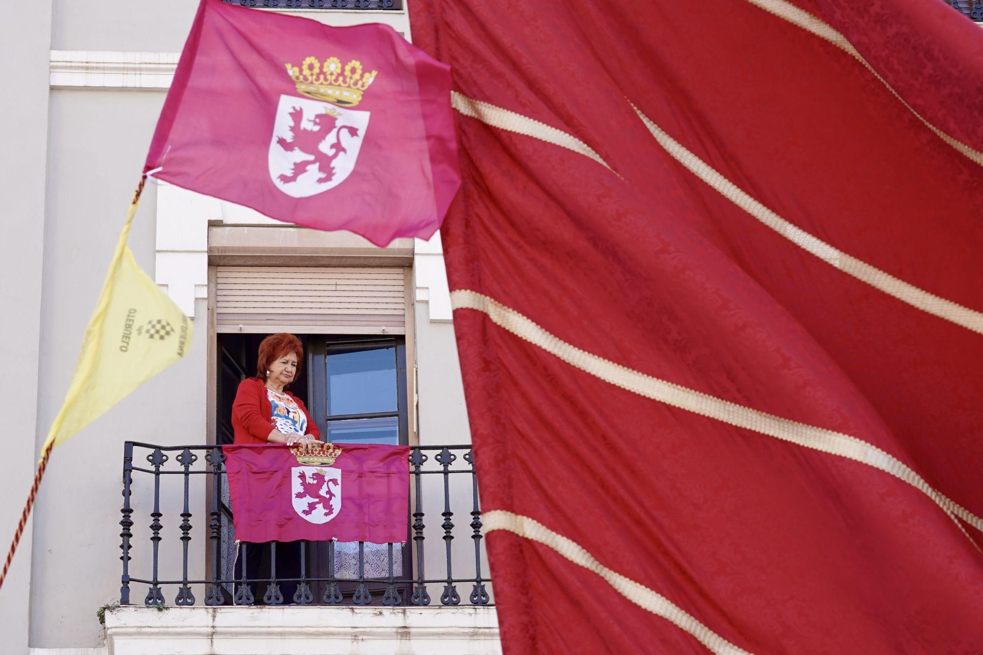 Los balcones leoneses también se engalanaron