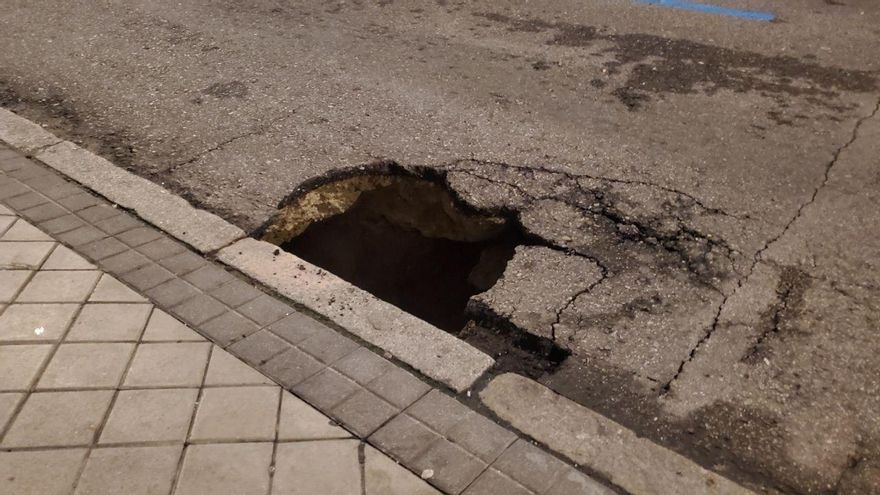 Socavón de gran profundidad a una manzana de Bravo Murillo
