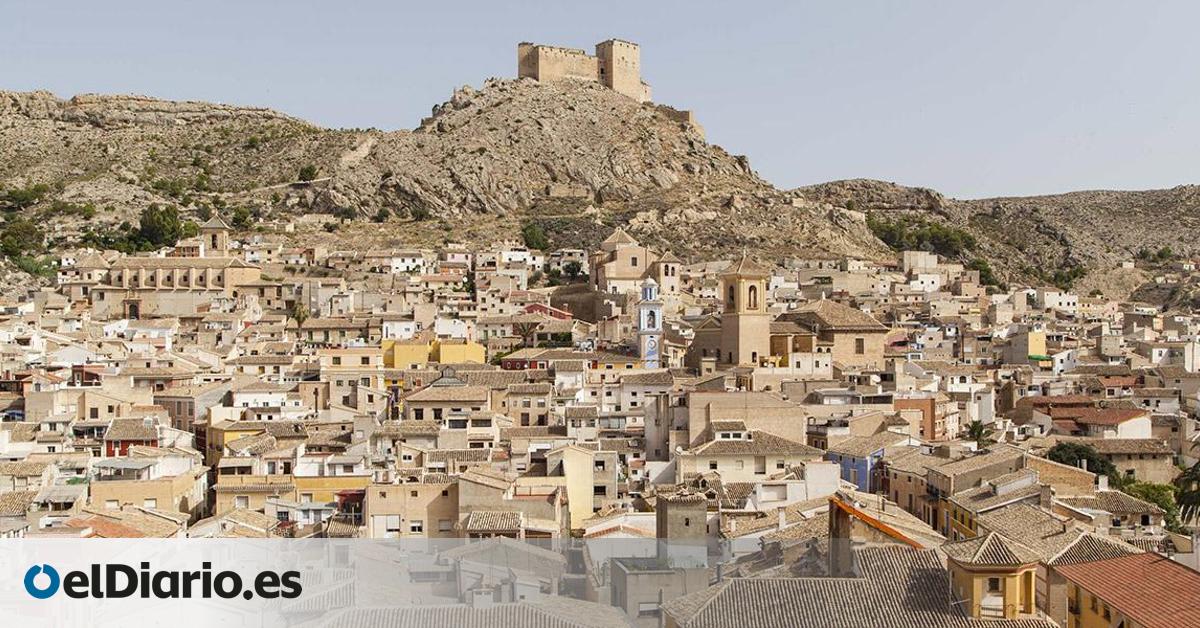 Todos los tesoros que conserva esta villa de la Región de Murcia, con un castillo medieval y un yacimiento íbero