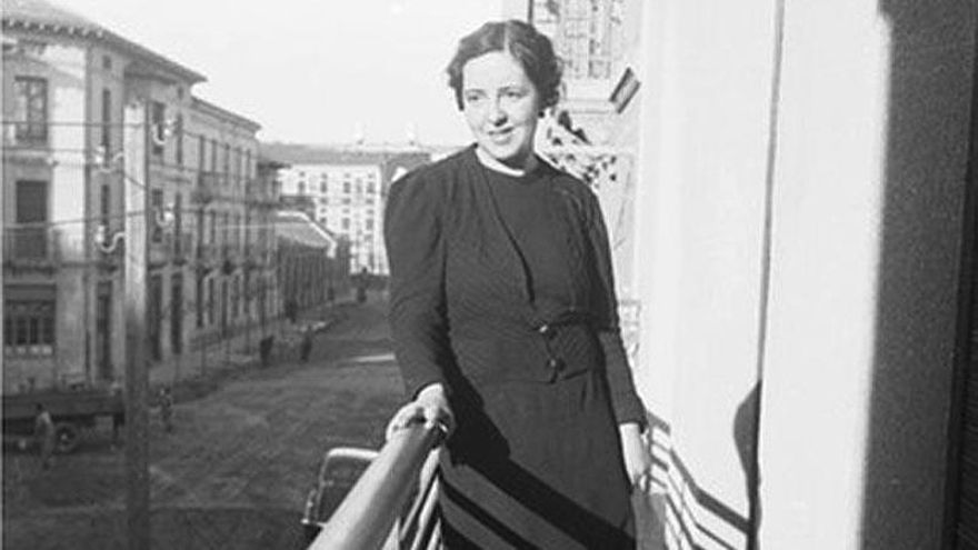 Julia Morros: la educadora leonesa represaliada que 'ganó' a Franco