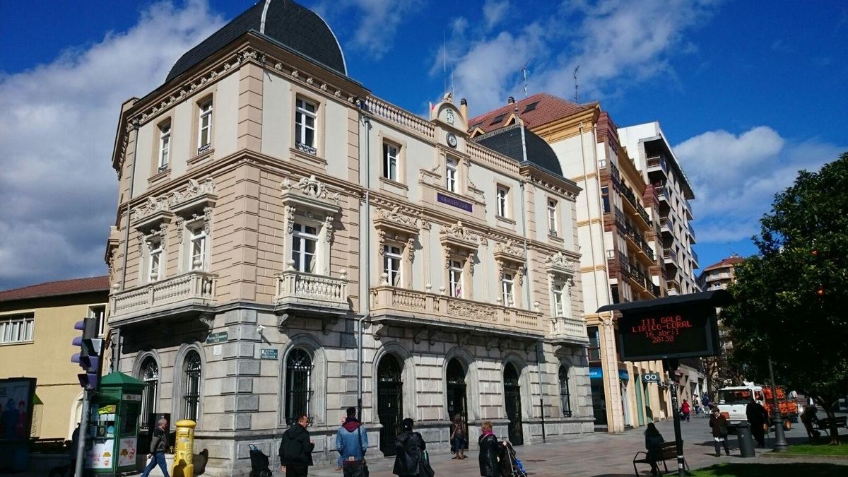 Vista exterior del Ayuntamiento de Santurtzi
