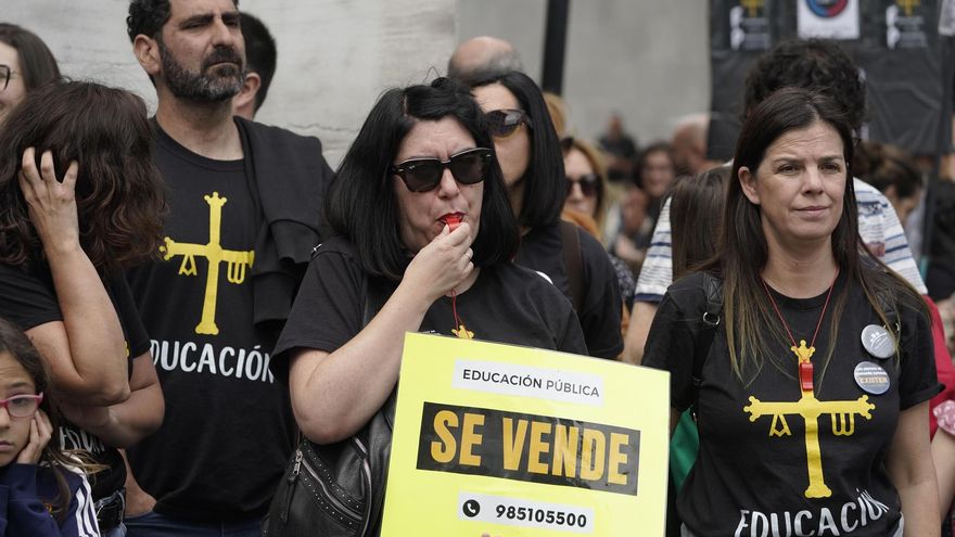 Los docentes de Asturias se vuelven a movilizar pidiendo mejoras "hartos de ser ignorados, maltratados y precarizados"