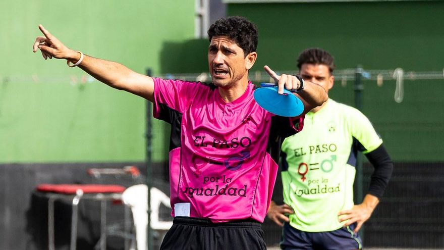 Juanma Pavón deja de ser entrenador del Atlético Paso