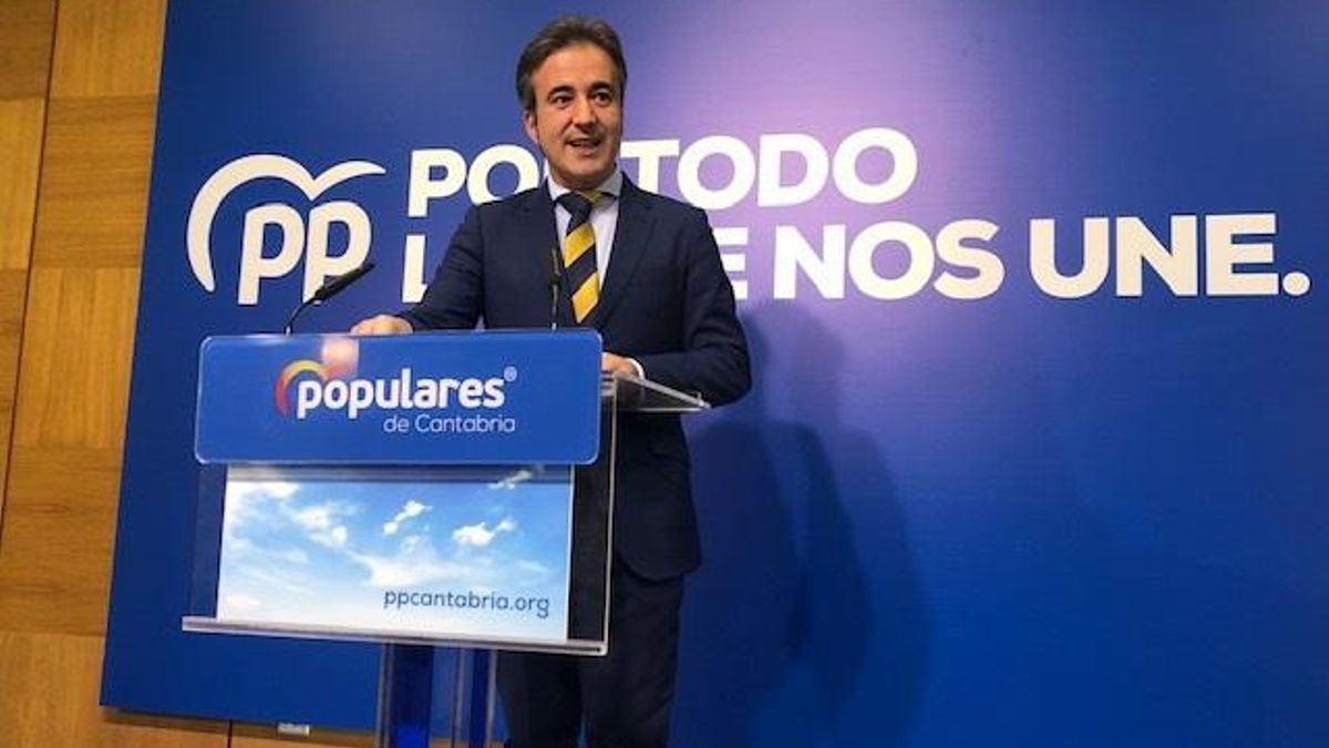 Diego Movellán en la sede del PP.