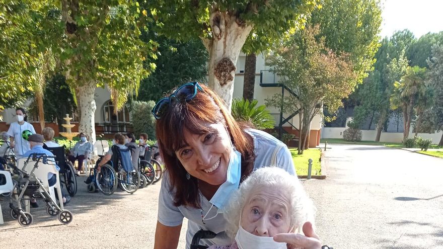 Angelita vuelve a Triana, la historia de la anciana que logró sortear a la burocracia con la ayuda de sus amigos