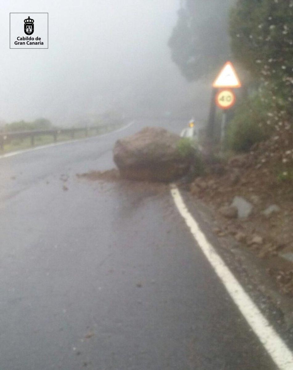 Desprendimiento en el tramo de Cueva Grande a Ayacata