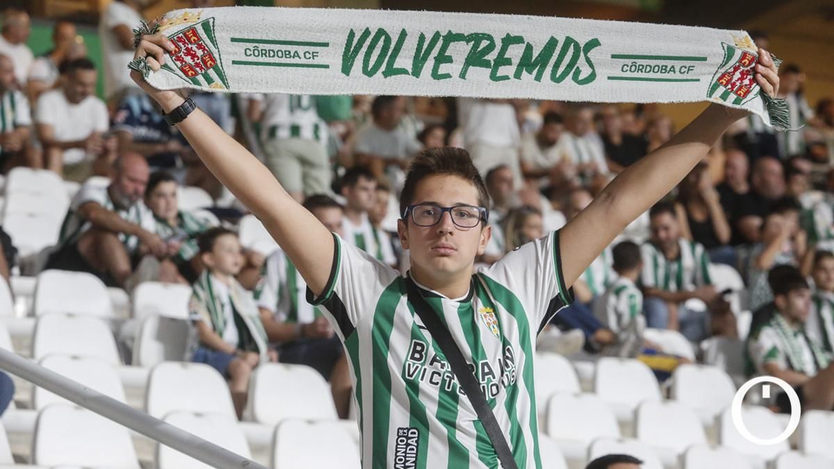 Grada Blanquiverde del Córdoba CF - Racing de Santander