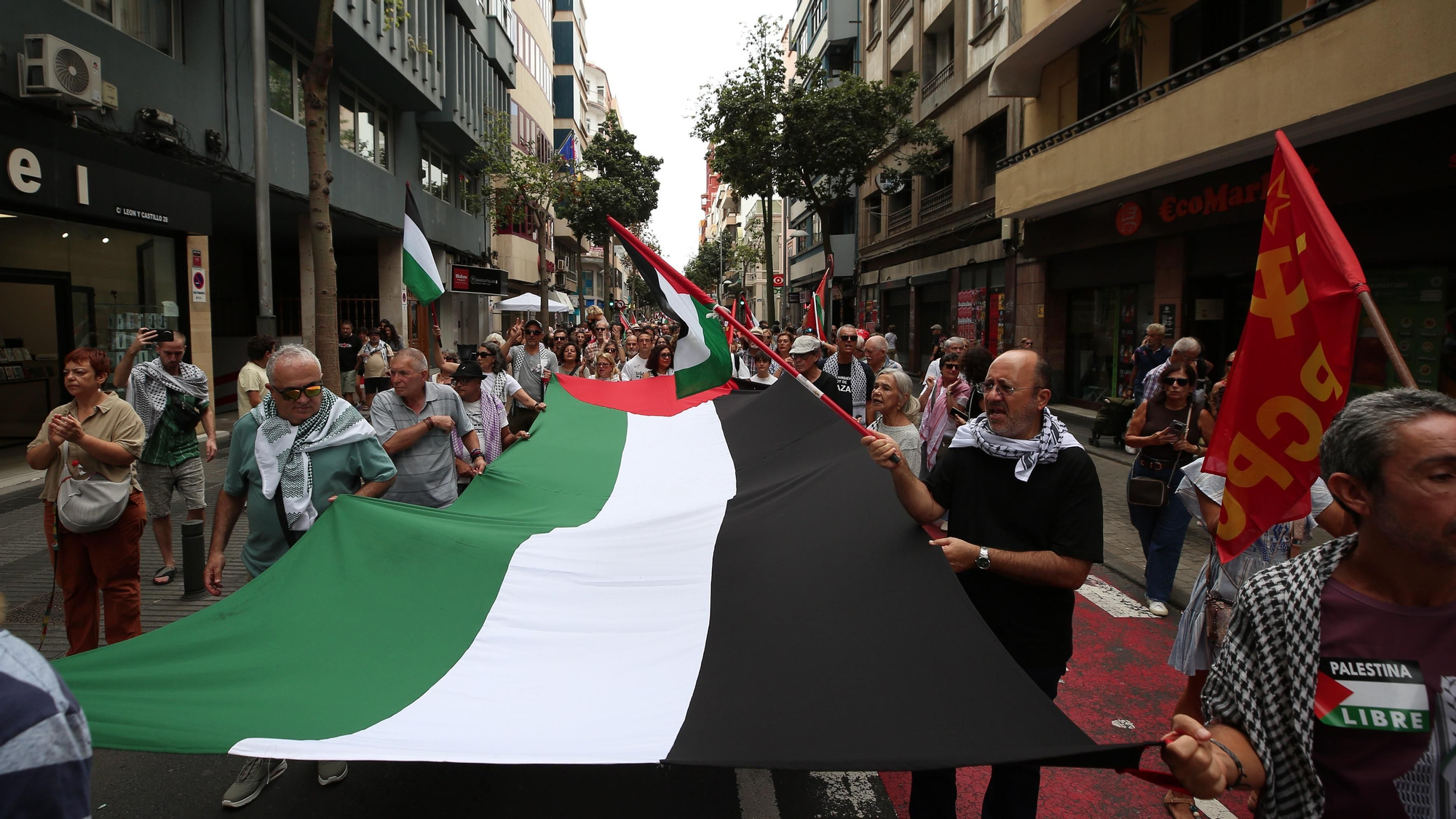 En imágenes || Manifestación en Gran Canaria en apoyo a Palestina