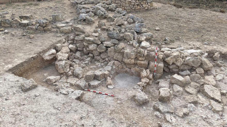 Encuentran varios hornos adosados a la muralla en excavaciones de un yacimiento íbero en Teruel que data de los siglos III y II a. C.