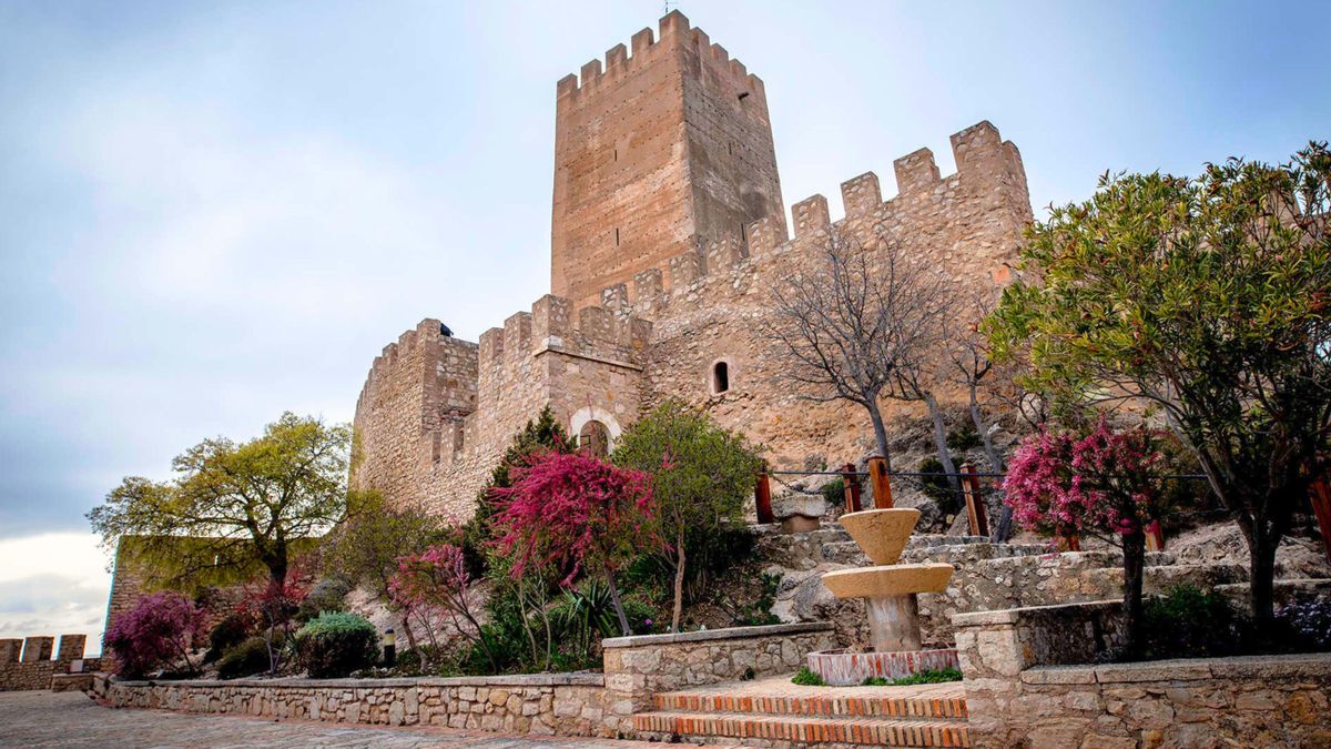 La ruta de los Castillos del Vinalopó: de Elche a Castalla de fortaleza en fortaleza