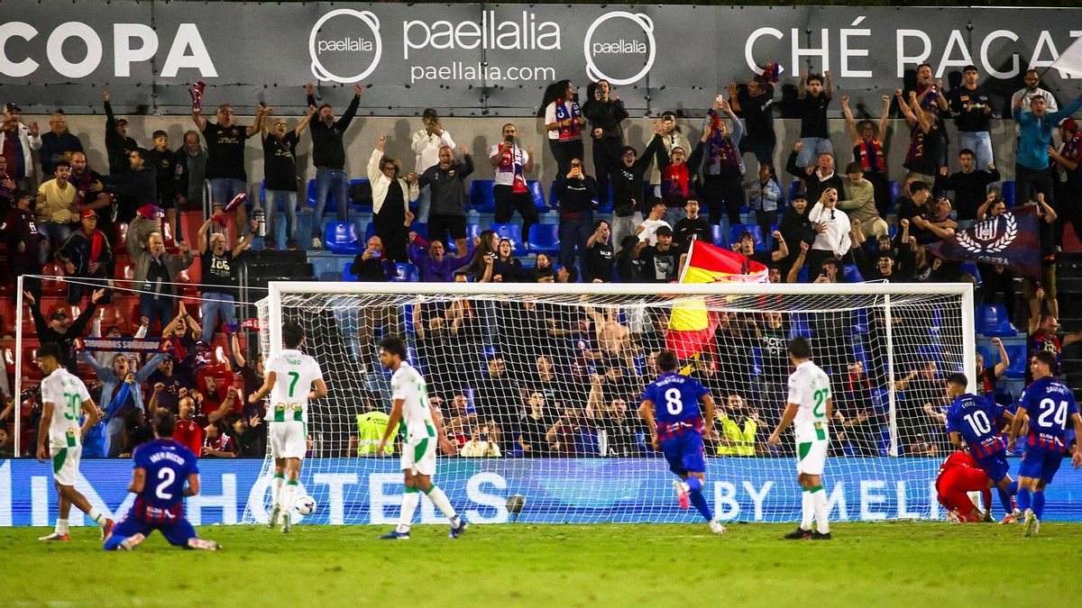 El CD Eldense - Córdoba CF, en imágenes