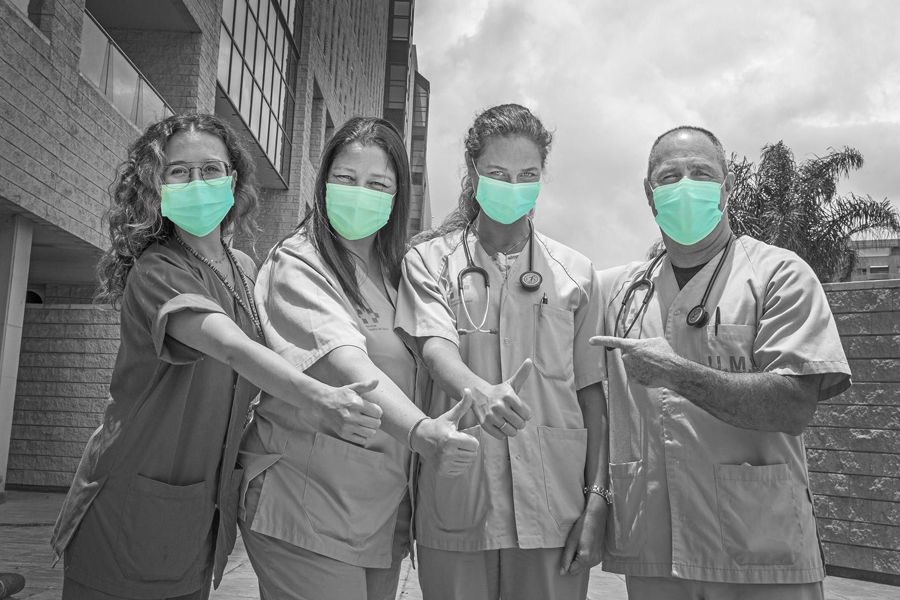 Carmen Vázquez, Adela Hernández, Lucrezia Gianozzi y Rafael Morales, médicos UCI Hospital Negrín