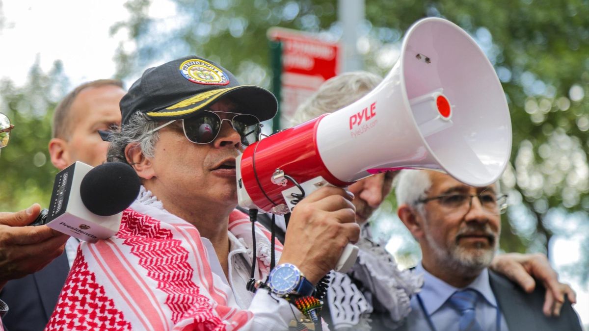 Gustavo Petro en la manifestación de Nueva York