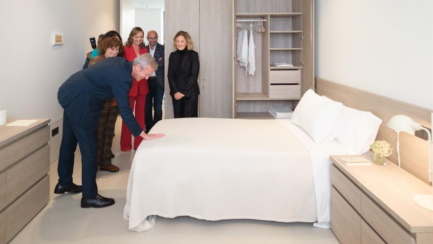 CC.OO. acusa a la Xunta de "cobardía" por "ocultar" que las residencias donadas por Amancio Ortega serán de gestión privada