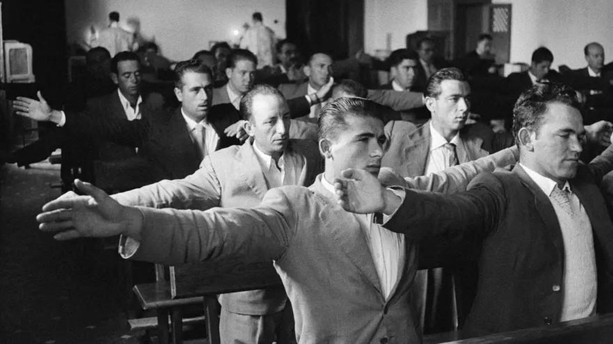 Cursillos de cristiandad, Toledo, 1957 © Ramón Masats, VEGAP, Madrid, 2020.