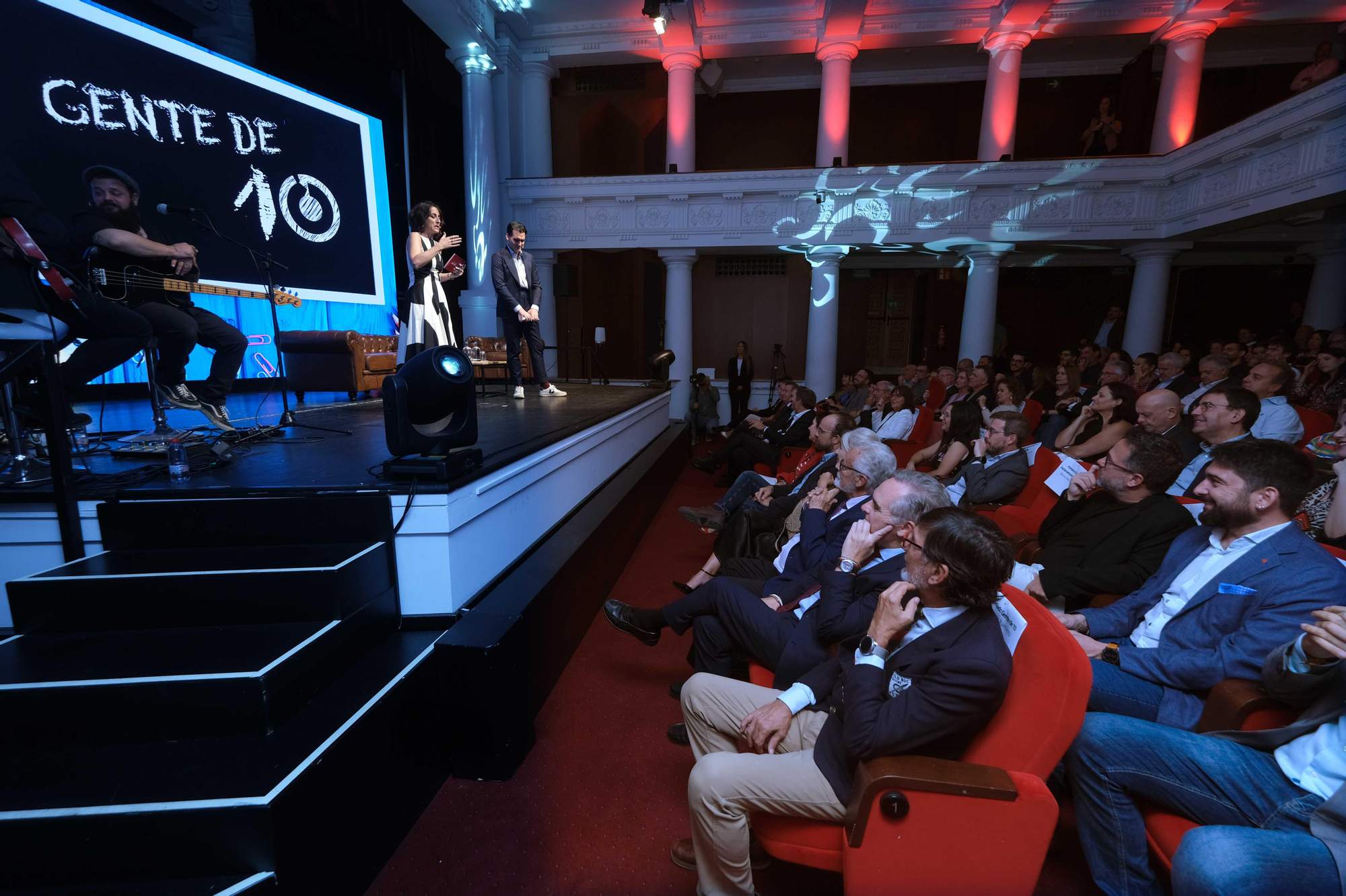 La tercera edición de los premios 'Gente de 10' reunió a distintas personalidades de diversos ámbitos