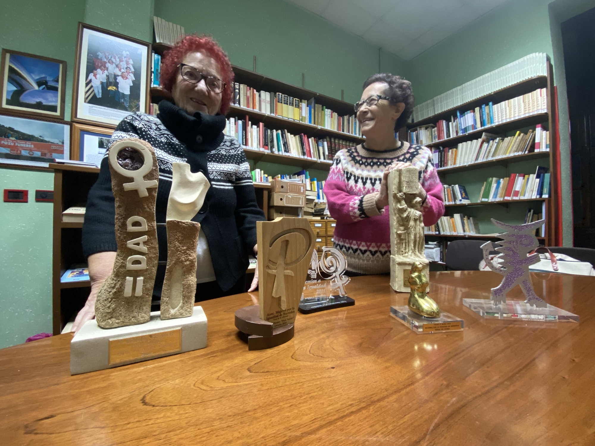 Aida Fuentes y Maricusa, de Mujeres Progresistas de Barredos, promotoras del Tren de la Libertad