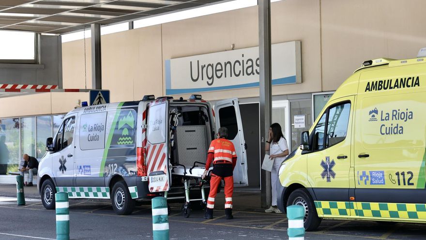 El Hospital San Pedro de Logroño trabaja con normalidad, gracias a los generadores, este lunes. Red Eléctrica calcula que la recuperación total del sistema eléctrico español puede tardar entre 6 y 10 horas tras el apagón que se ha producido alrededor de las 12:30 horas y que ha afectado a la España peninsular y Portugal. EFE/ Raquel Manzanares