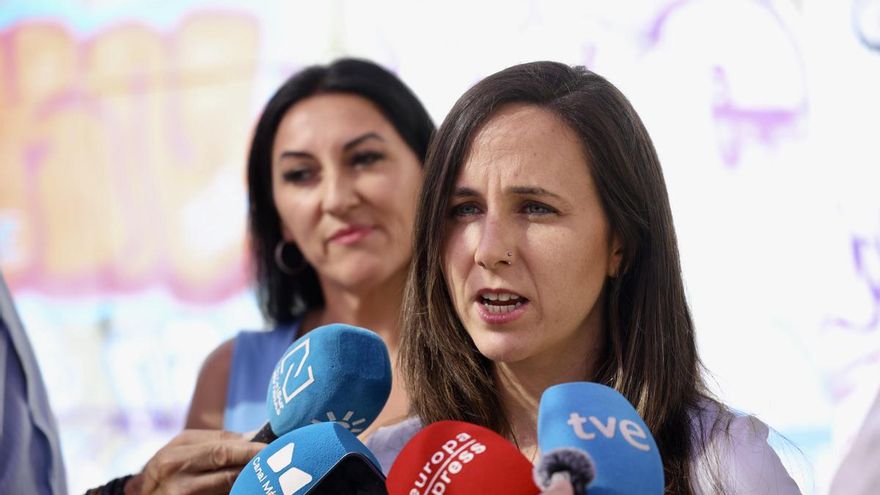 La secretaria general de Podemos, Ione Belarra, durante un encuentro municipalista del partido en Andalucía.